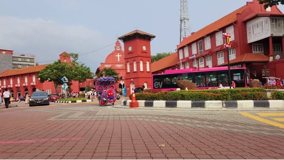 The three must-knows when living in Malaysia: language, names and beverage culture