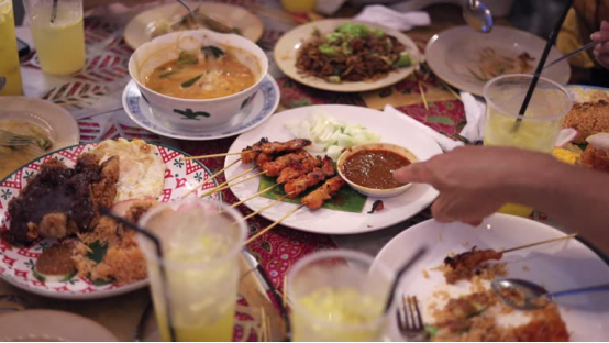 Cuisine migration and cultural integration