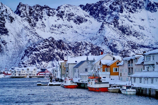 The Ultimate Family Adventure Guide: Exploring the Natural Wonders of Norway and New Zealand