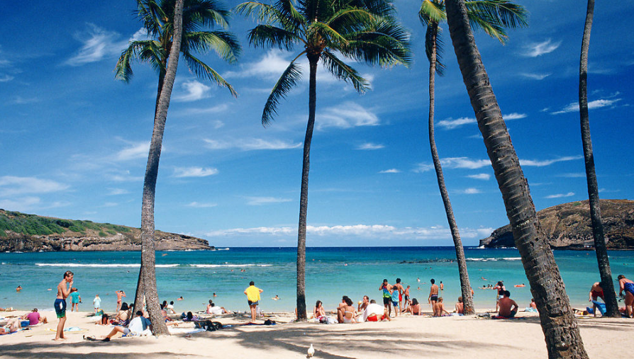 The Ultimate Guide to Tropical Paradise Vacations: Hawaii, Maldives, and Phuket